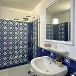 디 호텔