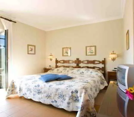 Di Hotel 3*